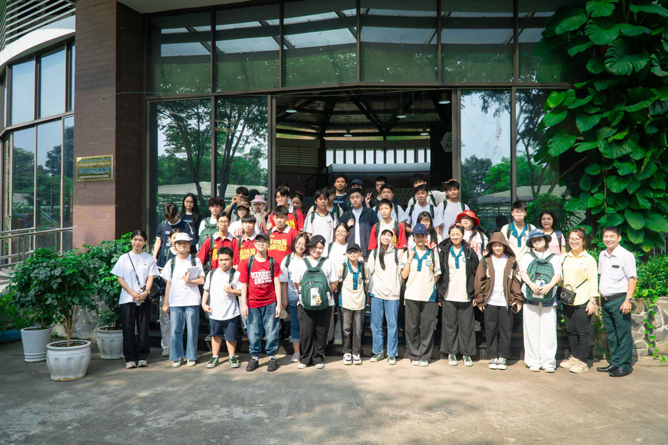 HT NTH Nội thành năm học 2025-2026: City Check-in day 03, rời phố về vườn, nhập vai nông dân thời đại mới