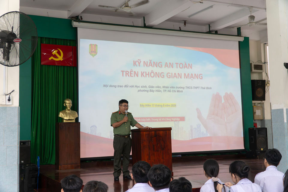 TBS News - Nâng cao ý thức “công dân số” cho học sinh TBS