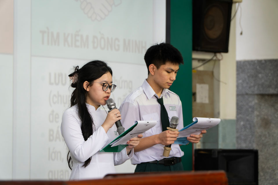 Sinh hoạt Khối 11 - 12 │ Chuyên đề phòng chống cá độ online, vững vàng tuổi trẻ Thái Bình