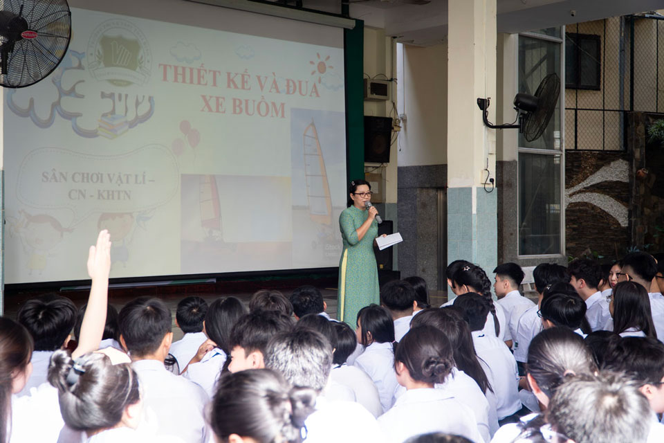 TBS News │ Sân trường rực lửa cùng đường đua tốc độ và trí tuệ