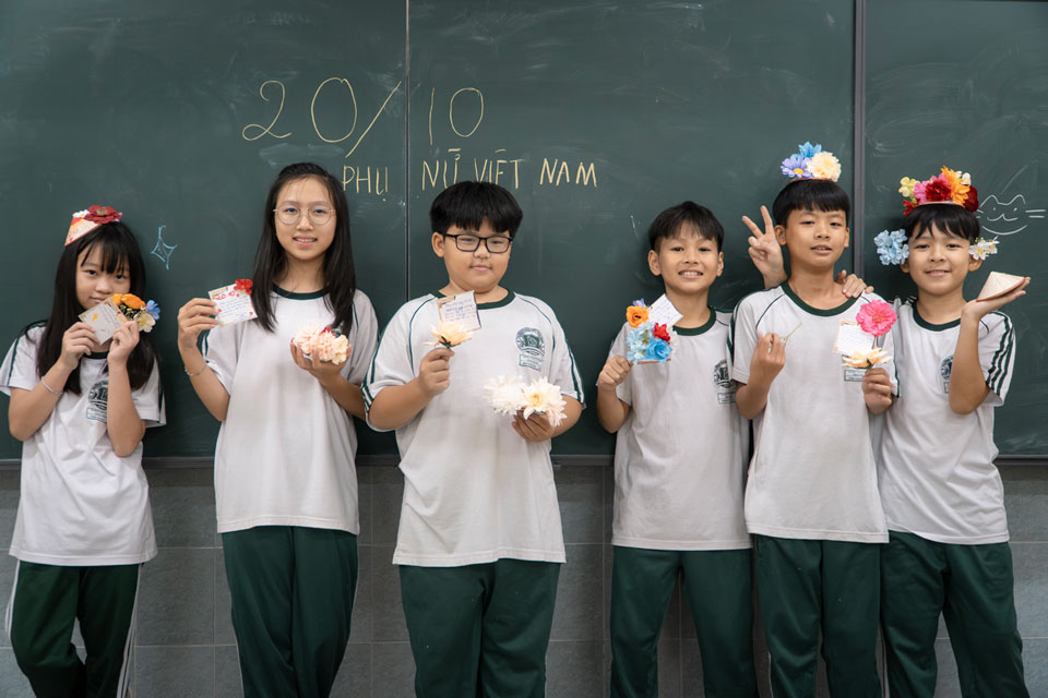 Góc 20/10 - Bộ sưu tập lời chúc & những món quà siêu dễ thương từ Lớp 6A1!